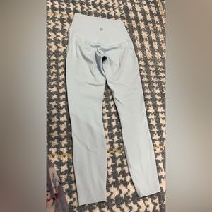 lululemon leggings size 4 light blue perfect condition